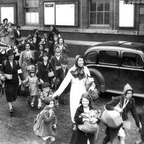 Evacuees arriving at Shrub Hill Station