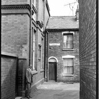 Alleyway leading to British School (2021-08-05 018)